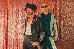 Участники группы «Агонь» переквалифицировались в сутенеров