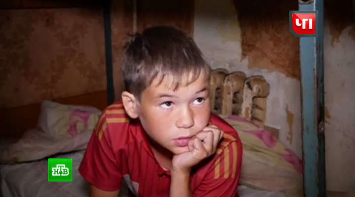 У Росії юні футболісти перебрали з алкоголем і заснули на дитячому майданчику
