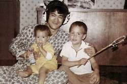 Фотографии из семейного альбома Брюса Ли