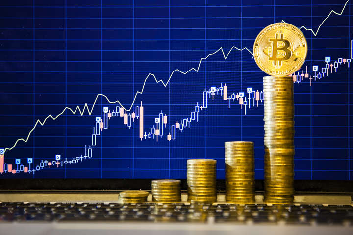 Нацбанк не забороняє виготовляти Bitcoin, але не визнає його валютою 