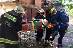 У Вінниці чоловік випав з балкона (фото)