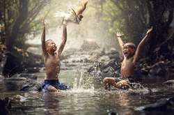 Швейцарский фотограф стала призером двух конкурсов, используя чужие снимки