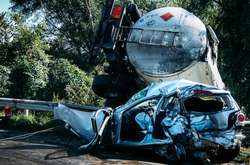 У Тернополі бензовоз перекинувся і пошкодив шість автівок: один загиблий