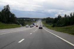 У Росії будівельники проклали дорогу через житловий будинок