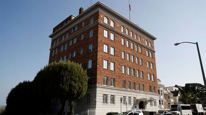 Російські дипломати почали залишати генконсульство у Сан-Франциско