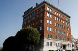 Російські дипломати почали залишати генконсульство у Сан-Франциско