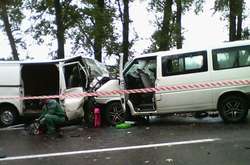 На Харківщині влобову зіштовхнулись мікроавтобуси: загинули дві людини