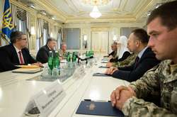 Порошенко підписав закон про амністію засуджених учасників АТО, які не скоїли важких злочинів