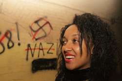 Активістку Femen після акції на матчі Україна-Туреччина допитує СБУ, – адвокат