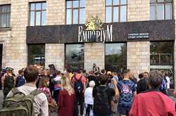 У прокуратурі розповіли про можливе покарання за знищення графіті на Грушевського