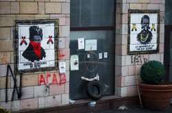 Автор знищених «Ікон Революції» на Грушевського хоче особисто їх відновити 