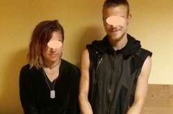 Прикордонники зупинили пару, яка по колії йшла в Україну з Угорщини