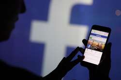 Facebook вимагає від російської платіжної системи передати їй домен facebook.ru