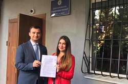 Поляков стверджує, що суд визнав потерпілою і його помічницю