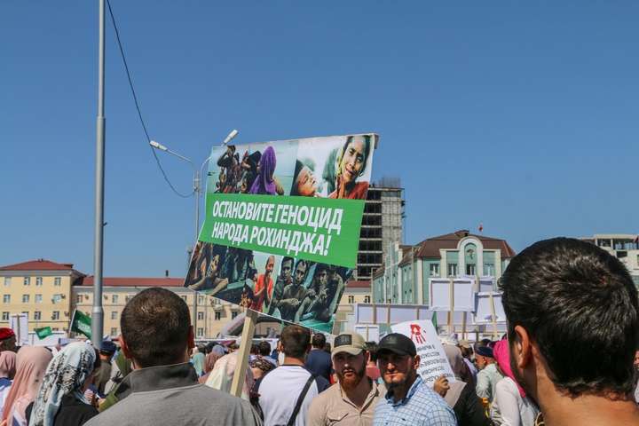 Кадиров у Чечні зібрав величезний мітинг, де прийняли звернення до Путіна 