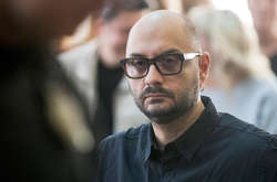 Режиссеру Серебренникову смягчили домашний арест 