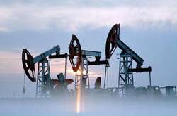 Brent торгується вище 52 доларів за барель 