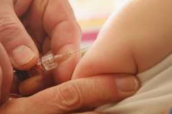 Російська вакцина завозиться в Україну незаконно - МОЗ