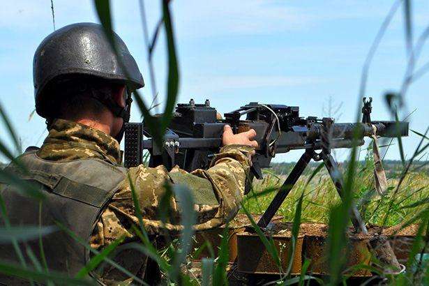 День в АТО: 13 ворожих обстрілів, основні бої – на Приморському напрямку