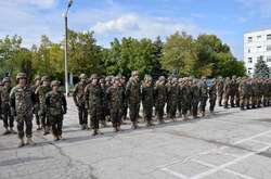 Додон хоче покарати військових, які відправились на навчання в Україну 