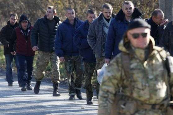 З початку АТО на Донбасі з полону бойовиків було звільнено понад 3 тис. осіб