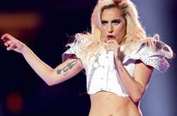 После отмены концерта Леди Гага накормила поклонников пиццей