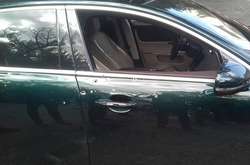 Обстріляний автомобіль &laquo;Ягуар&raquo;