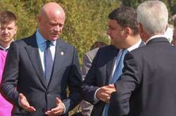 Гройсман і Труханов дали старт будівництву злітно-посадкової смуги в Одесі