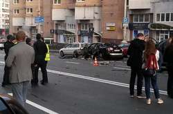  Вибух авто біля вулиць Басейна і Велика Васильківська 