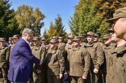 Порошенко: військовослужбовці Нацгвардії отримають 450 квартир