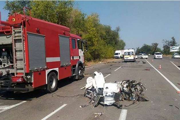 Смертельний тест-драйв у Херсоні: троє загиблих, Lexus розірвало на частини