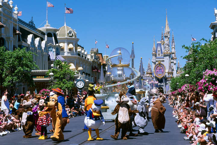 Парк розваг Disney world у Флориді тимчасово закривається через ураган Ірма 