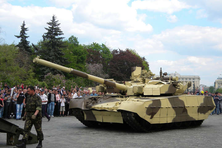 Турчинов обіцяє армії нові танки «Оплот» у 2018 році
