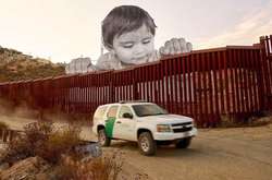 Художник установил 20-метровый портрет ребёнка на границе США и Мексики