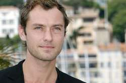 Джуд Лоу составит компанию Селене Гомес и Эль Фаннинг в новом фильме Вуди Аллена