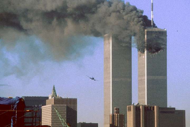 16-я годовщина самого масштабного теракта в США: шокирующие фото и видео
