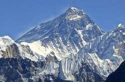 Росія вчергове осоромилася: Російські дипломати «анексували» Еверест