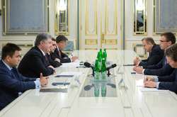 Порошенко обговорив з главою МЗС Естонії двостороннє партнерство