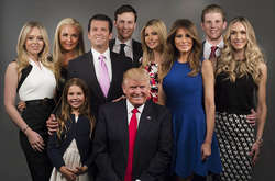 Дональд Трамп стал дедом в девятый раз