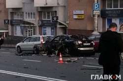  Вибух авто біля вулиць Басейна і Велика Васильківська 