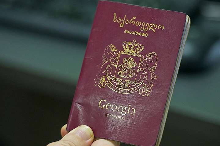 Безвіз у дії: Мешканці Абхазії та Південної Осетії почали повально отримувати грузинські паспорти