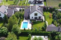 Журналісти показали елітне житло міністра інфраструктури, Омелян стверджує, що це не його будинок