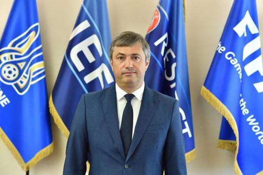 Віце-президент ФФУ доводить, що має диплом, й каже, що його хочуть облити брудом