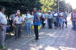 Как украинский патриот из Стаханова напугал боевиков флагом