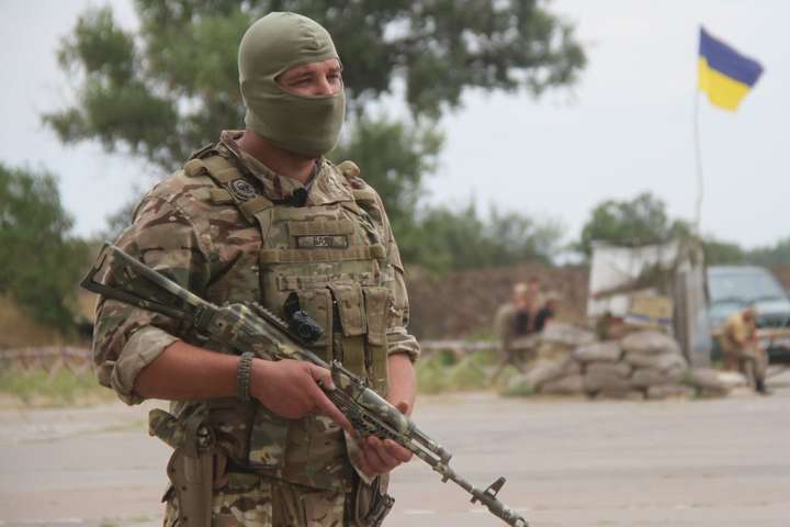 Внаслідок вогневих провокацій бойовиків поранено двох українських воїнів