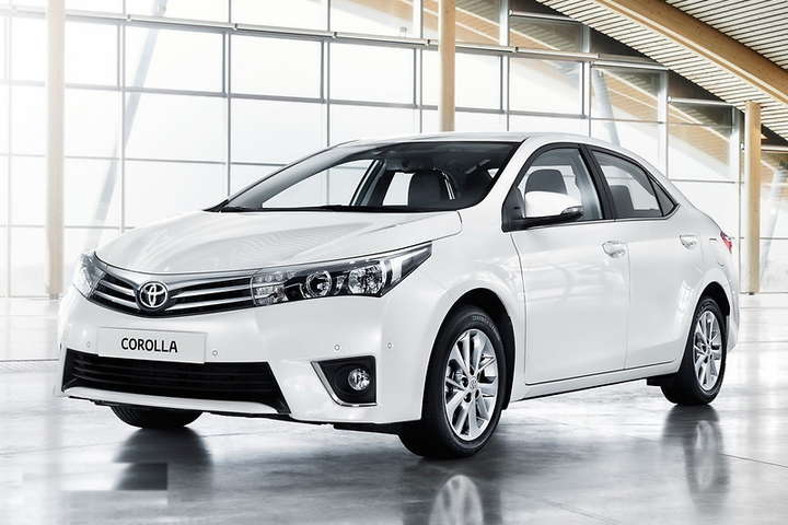 Генпрокуратура купила 15 найдорожчих авто Toyota Corolla за 9,27 млн грн