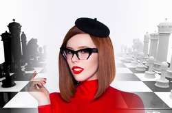 Шах и мат: Соня Плакидюк сыграла с участниками «Топ-модель по-украински» в «живые шахматы»