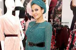 Орнаменты и кружева: Ева Мендес представила дебютную коллекцию одежды для пышек