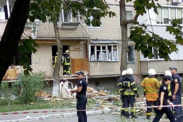 Кличко обіцяє надати житло мешканцям будинку на Голосіївському проспекті, де стався вибух