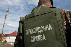 На Луганщині прикордонники затримали українця, який віз з Росії майже 500 шапок